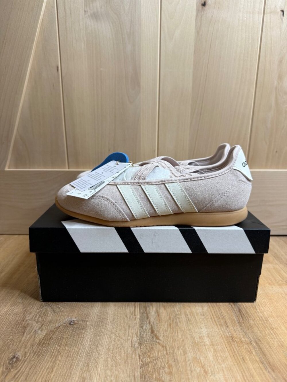 Adidas Womens Barreda Mary Jane Shoes Size 5 Pink Off White NIB